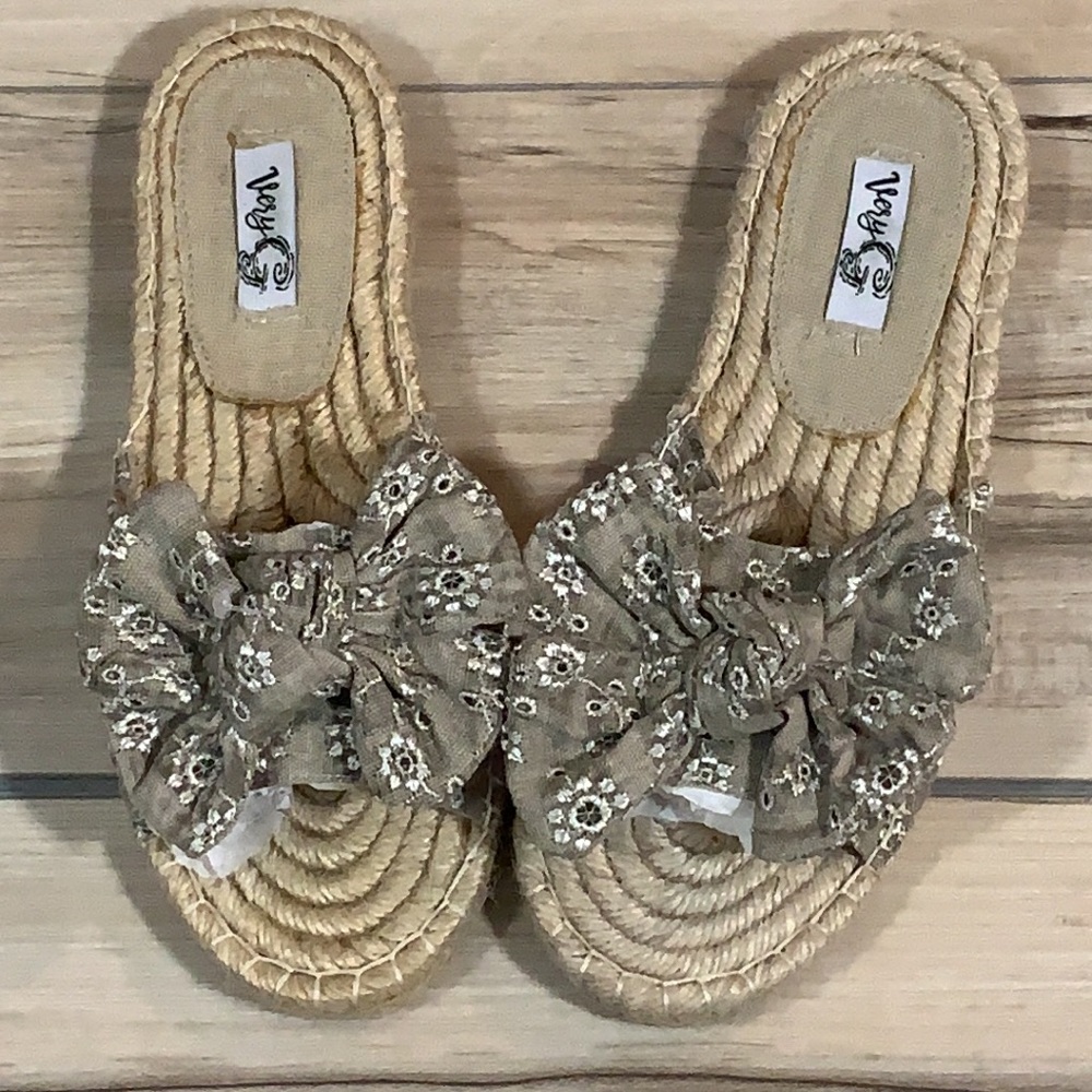 Women buckle sandal